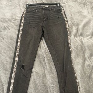 Velvet Heart Denim Snake Skin Black Stretchy Mid Rise Skinny Jean